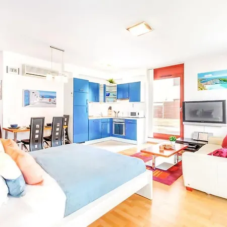 River View - Sunny - Comfy Appartement