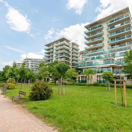 River View - Sunny - Comfy *