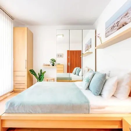 River View - Sunny - Comfy